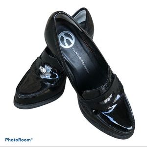 Wishbone black patent leather shoes 5.5M